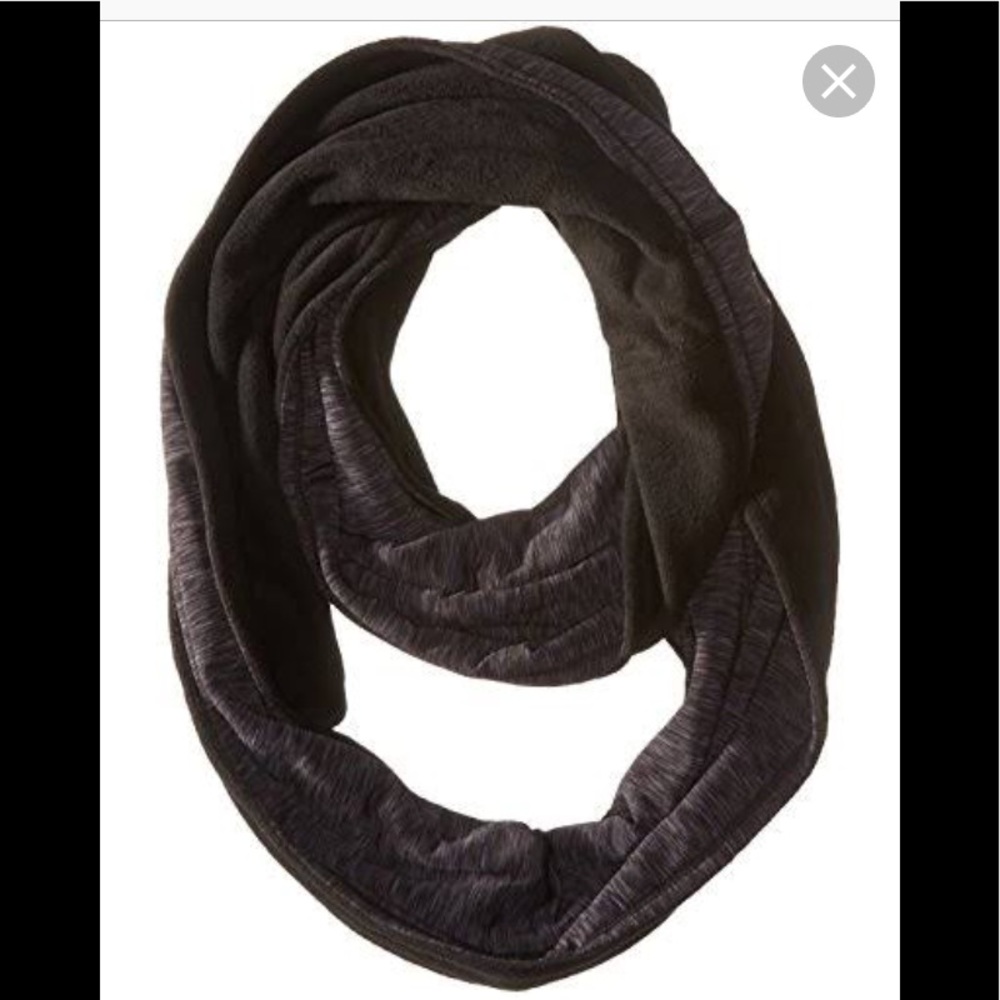 Cuddle duds reversible infinity scarf